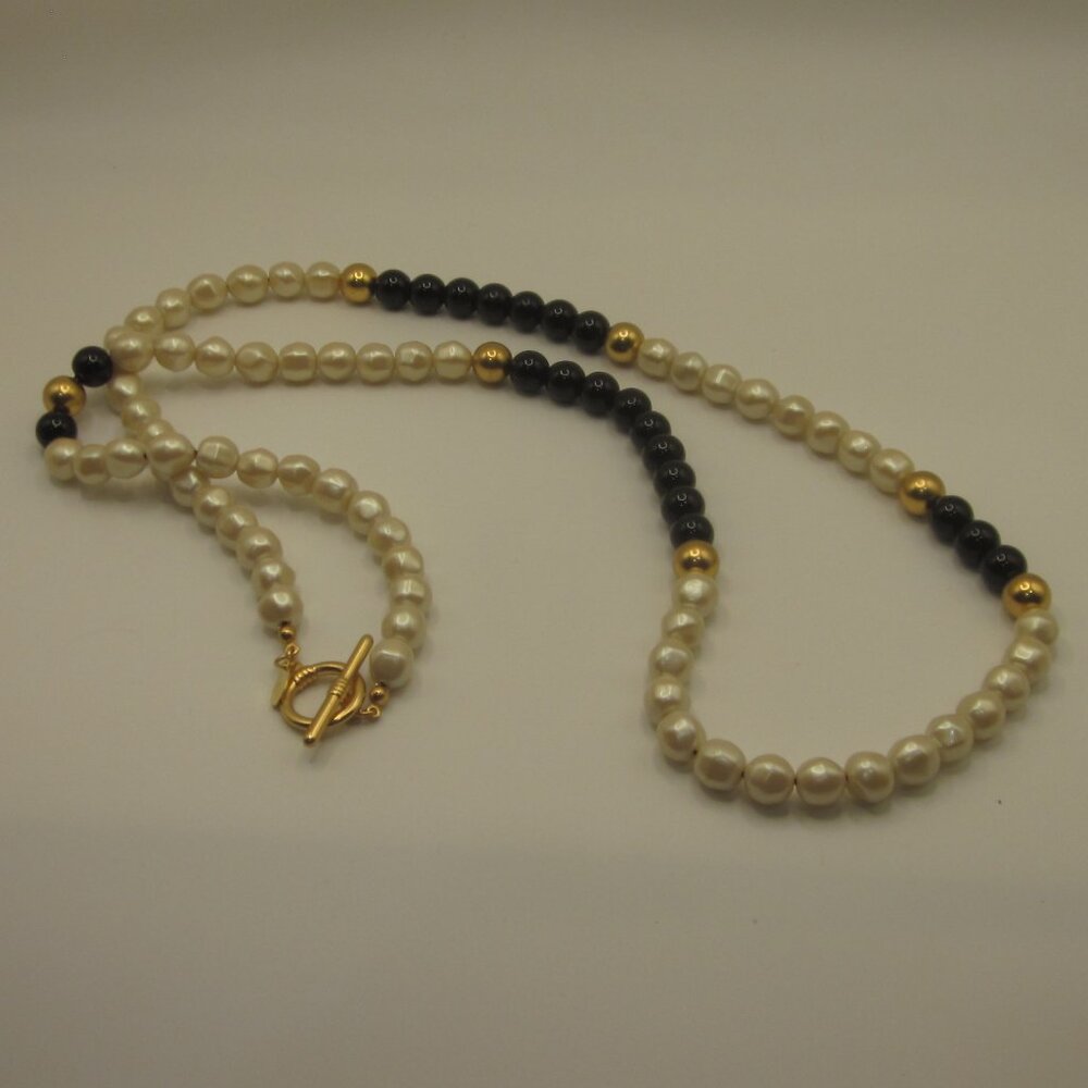 Dell'Olio Faux Pearl Necklace
